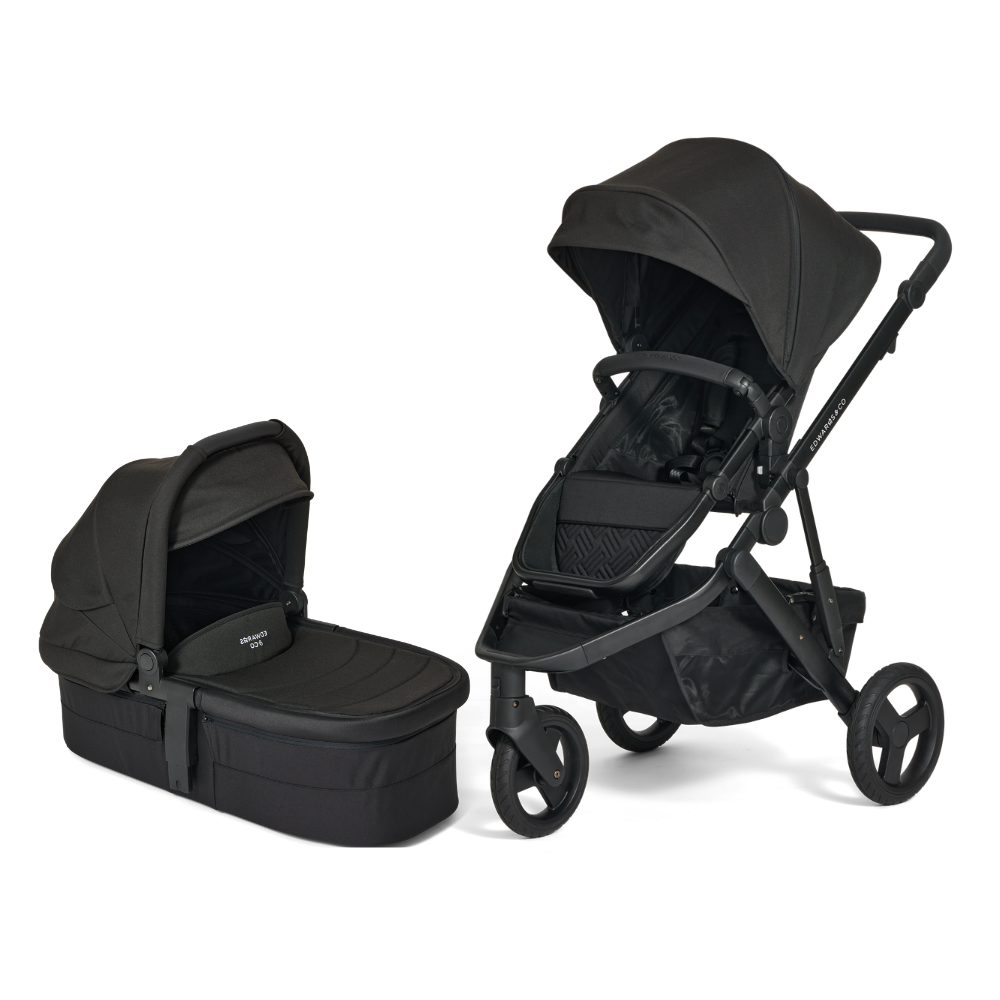 Oscar Nu and Carry Cot 3 Bundle on a white background