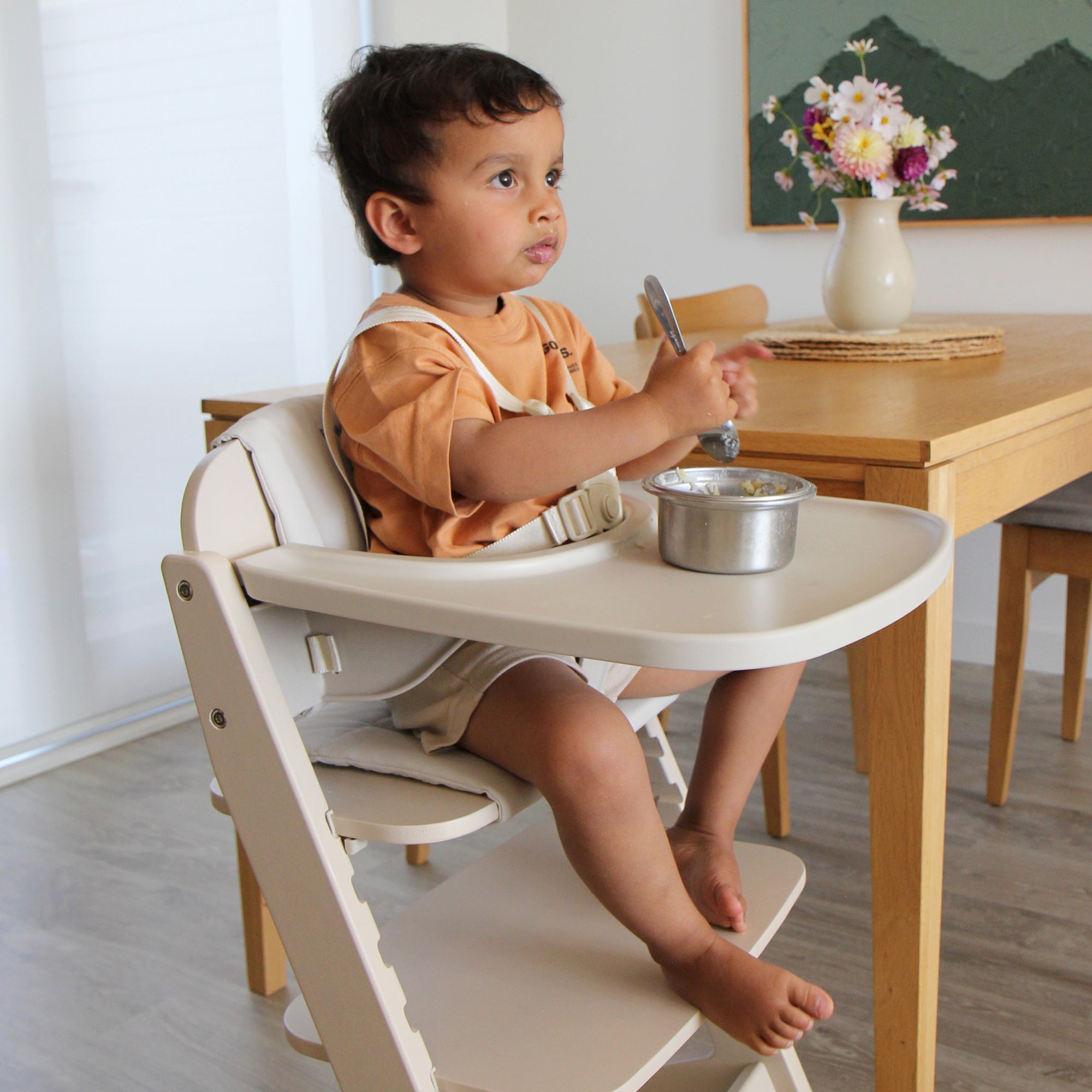 Choosing the Perfect Highchair: Essential Tips for Safe and Stylish Mealtime Adventures