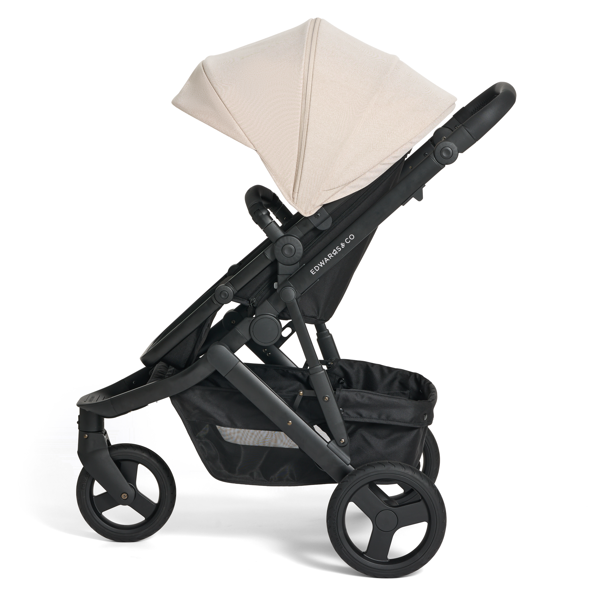 Oscar Nu Sand stroller with spacious seat