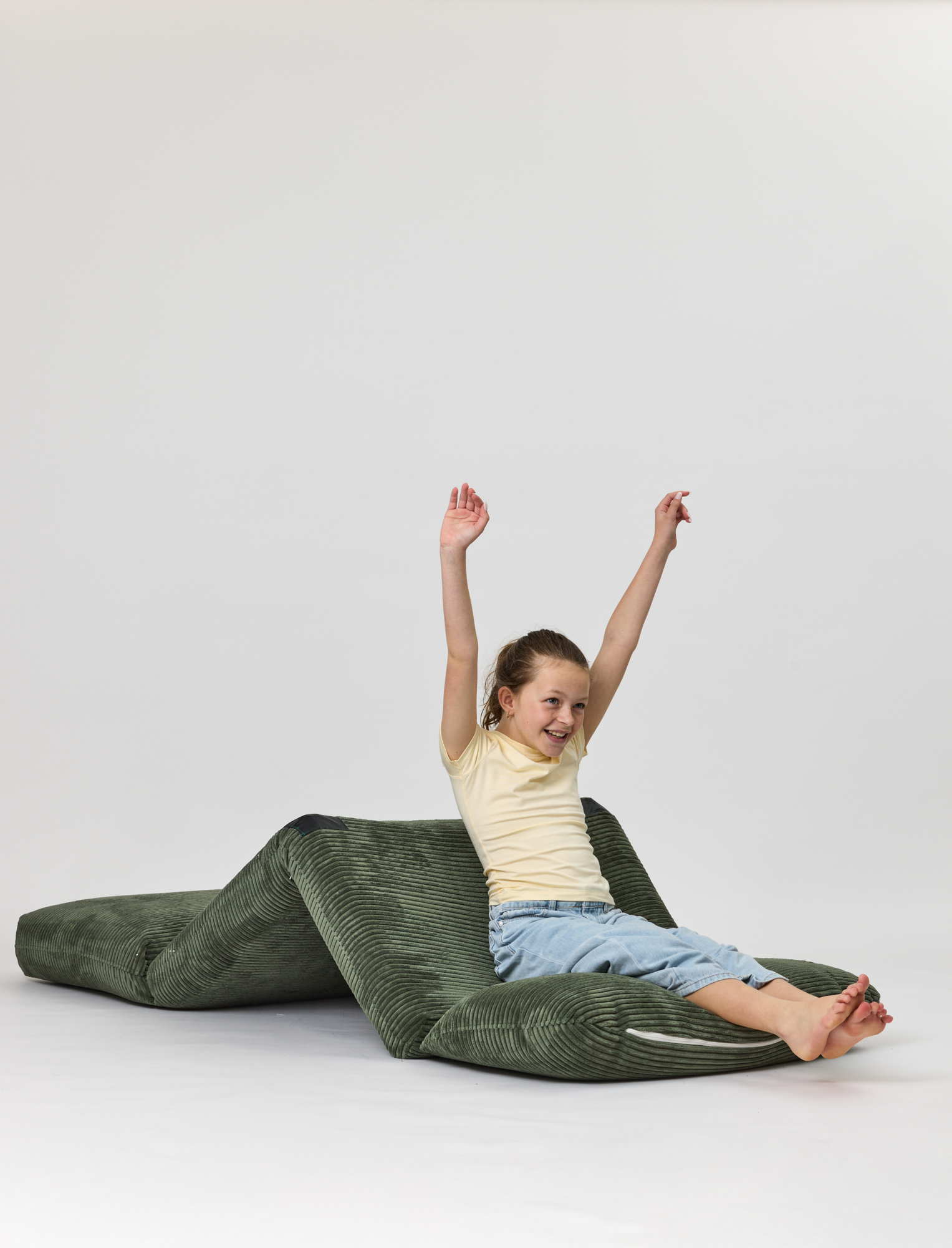 Rylee Recliner with girl - Forest colour