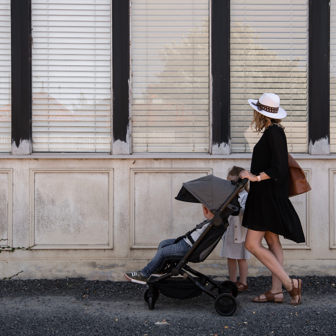 Otto Travel Pram is great to take on holiday